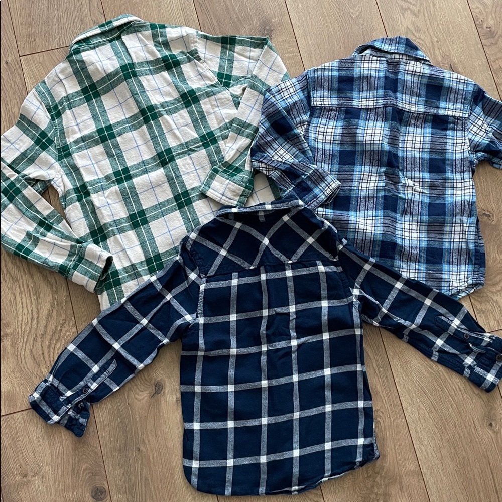 Lot of 3 flannels for your 90s cool kid(s) - Picture 8 of 8